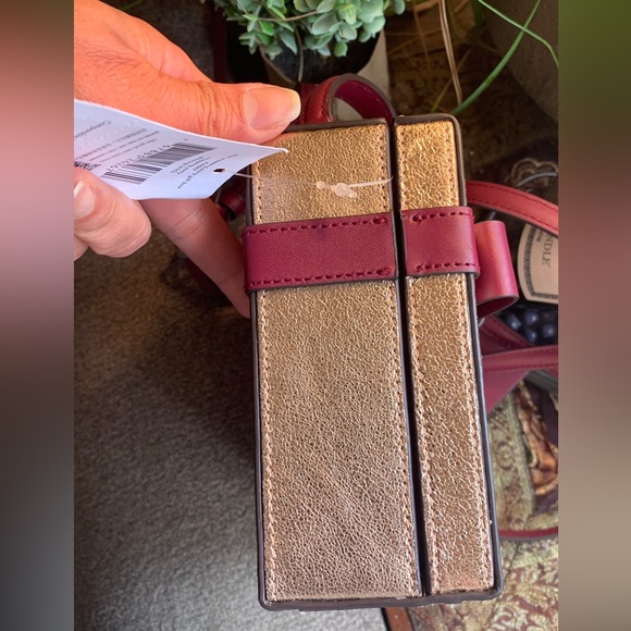 Authentic KATE SPADE Leather gift wrap magnetic snap Crosby/Satchel - Picture 6 of 16